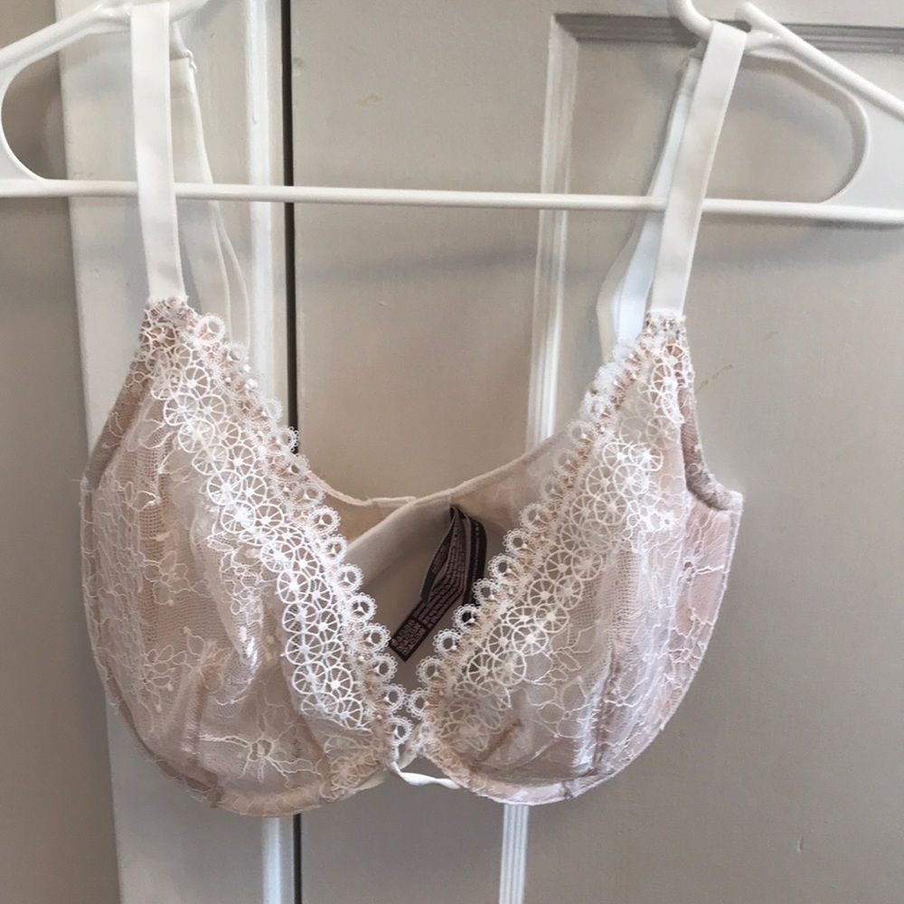 Victoria Secret lace bra, 34DDD
